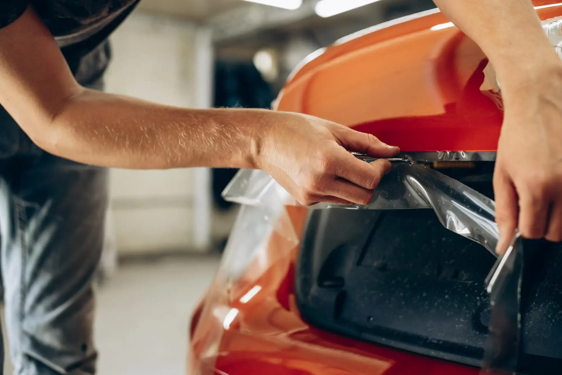 car-wrapping-with-foil-car-service_web.webp