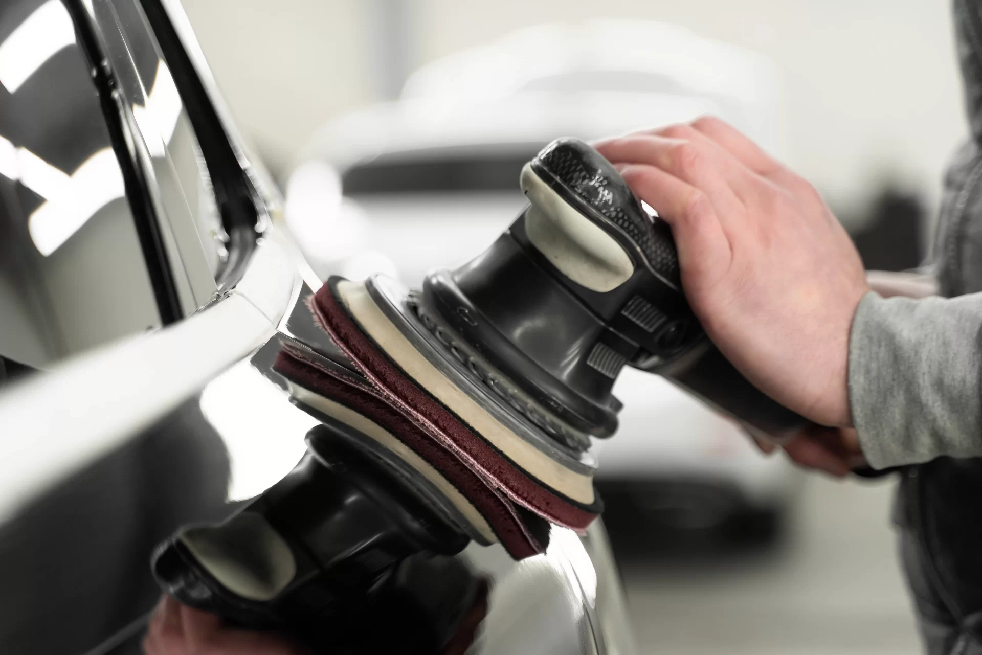 close-up-car-care-process.webp